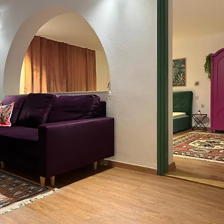 Kisfuege - Basement Apartment